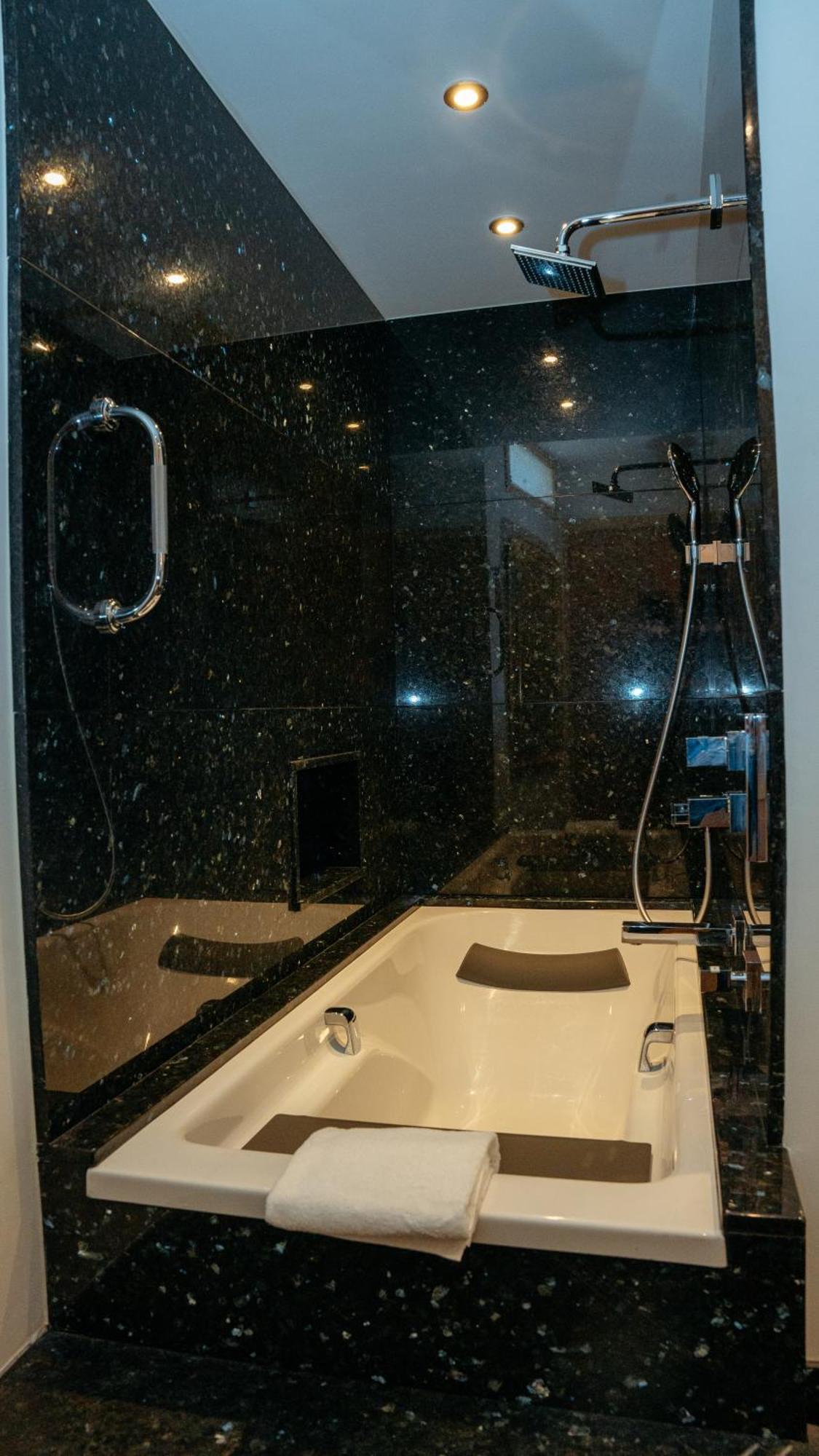 Superbe Appartement 132M2, Classe 5 Etoiles, Sarlat Centre Екстериор снимка