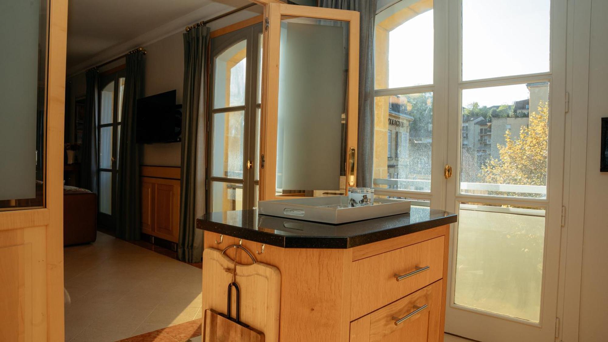 Superbe Appartement 132M2, Classe 5 Etoiles, Sarlat Centre Екстериор снимка