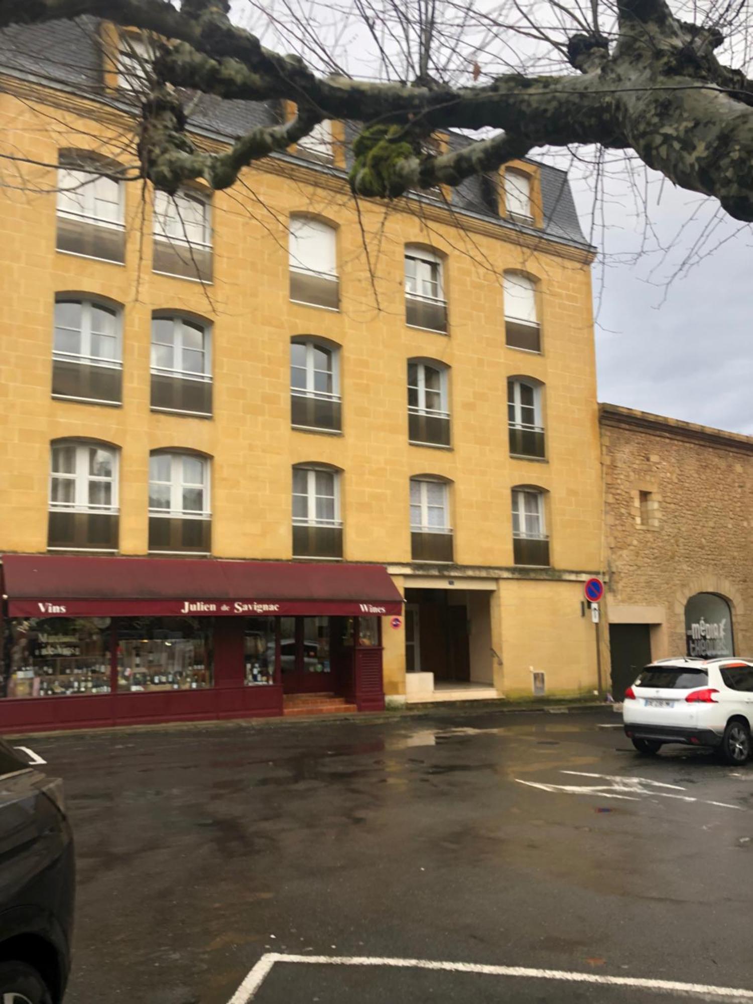 Superbe Appartement 132M2, Classe 5 Etoiles, Sarlat Centre Екстериор снимка